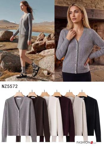 Cardigan with buttons - ph 2