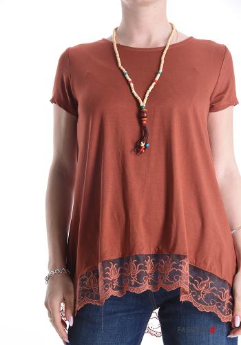 T-shirt with necklace