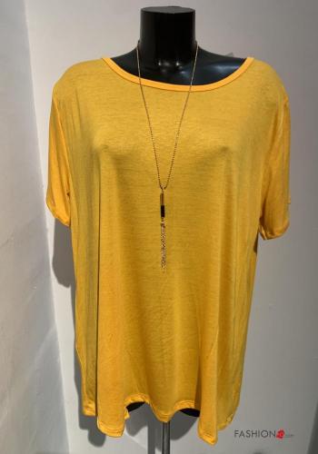  T-shirt with necklace Gold