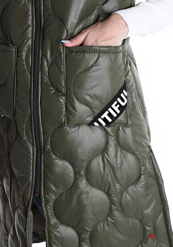  Gilet with pockets with hood with zip