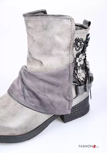 Ankle boots with zip with studs