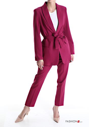  Tailleur con cintura 