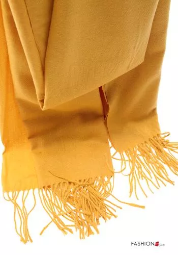  Scarf with fringes