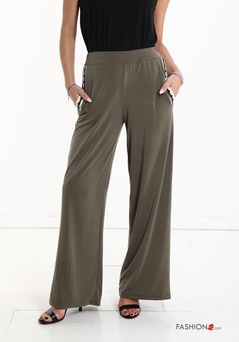  Trousers with pockets with elastic