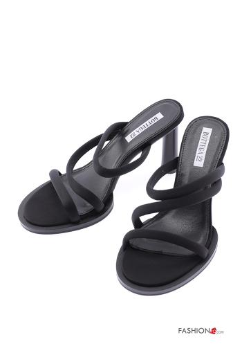  Scarpe con tacco a punta arrotondata  Nero