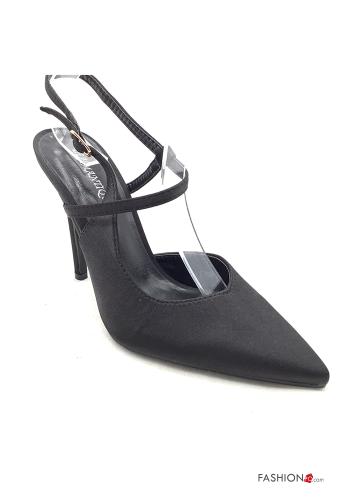  Sapatos de salto pontudo com pulseira 