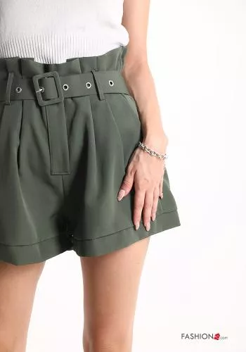  Shorts with belt with pockets
