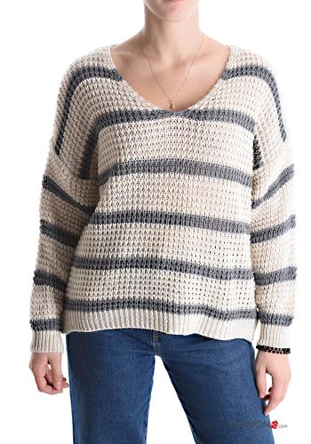  Striped Sweater with v-neck Ivory