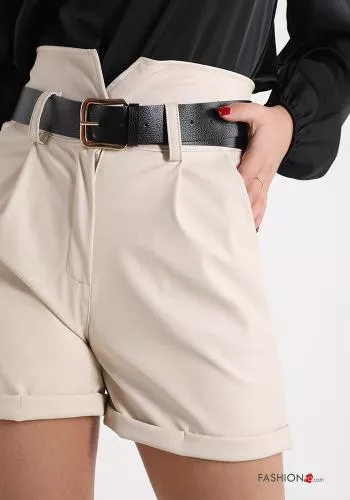  Shorts con cinturón 
