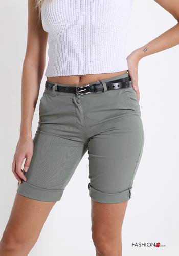 Bermuda in Cotone con cintura con tasche  Verde militare