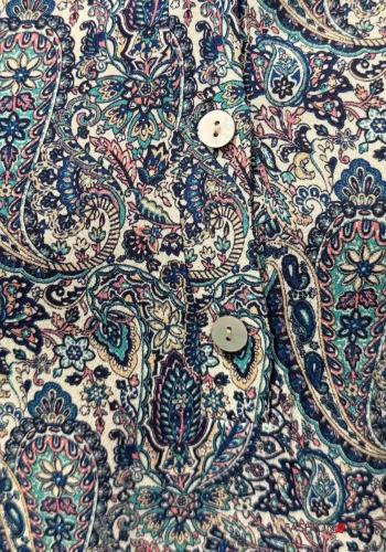 Shirt with buttons - ph 2