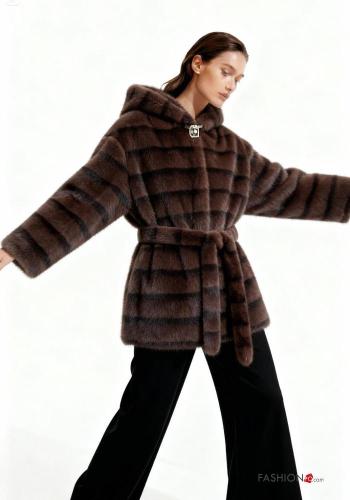 Giacca pelliccia sintetica maniche lunghe con strass con cintura con tasche con cappuccio con bottoni