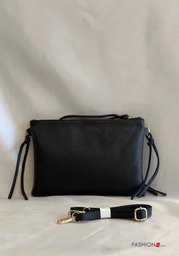 Borsa a spalla in Vera pelle con borchie con zip con tracolla - ph 2