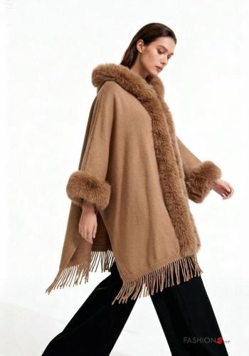 Mantella pelliccia sintetica con cappuccio con frange - ph 3