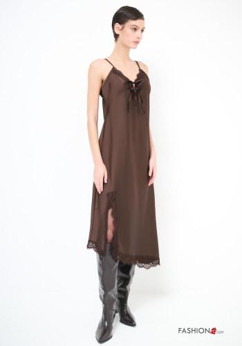 Abito pizzo scollato sulla schiena con fiocco con spacco - ph 3