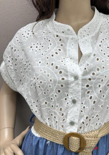 Robe en Coton manches courtes longue à broderie à volants avec ceinture broderie anglaise à boutons - ph 5