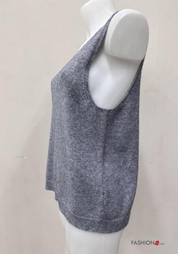 Gilet with v-neck - ph 3
