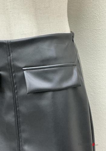 Minigonna ecopelle con zip - ph 2