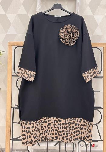 Abito in Cotone al ginocchio girocollo Fantasia animalier con tasche maniche a tre quarti - ph 1