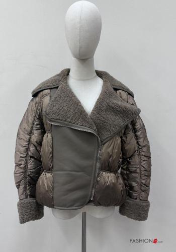 Piumino con colletto con tasche con zip