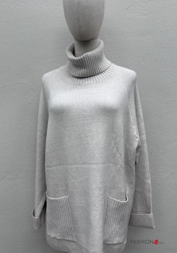 Maglione maniche lunghe a collo alto con tasche - ph 1