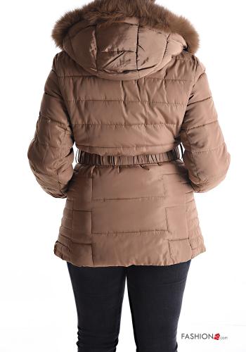 Piumino con cintura con cappuccio con zip con tasche - ph 2