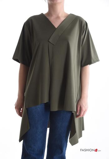 Blusa oversize manga curta assimétrico gola V