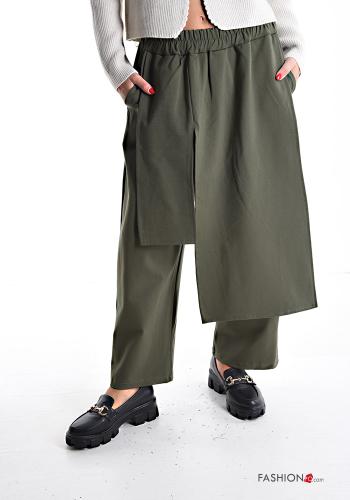 Pantalone con tasche