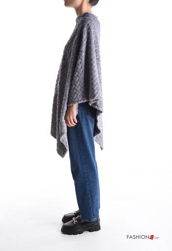 Poncho asimmetrico con scollo a barca - ph 3