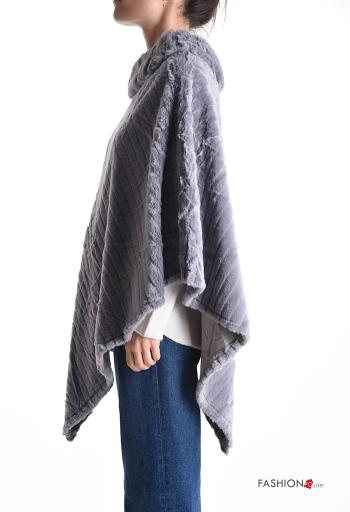 Poncho pelliccia sintetica asimmetrico - ph 3