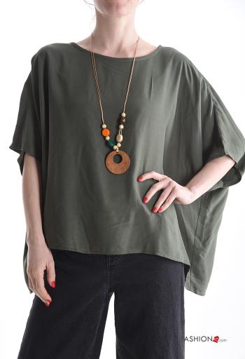 T-shirt extra grande cuello redondo con collar manga tres cuartos