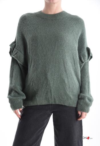 Pull col rond à volants