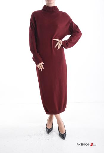 Vestido manga larga de cuello alto con abertura