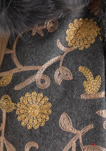 Foulard pelliccia sintetica Fantasia ricamata con frange - ph 4