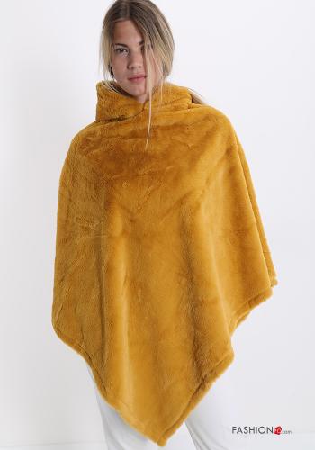 Poncho fourrure synthétique à capuche - ph 1