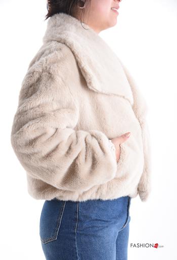 Casaco pelo sintético curto com botões com bolsos com forro - ph 3