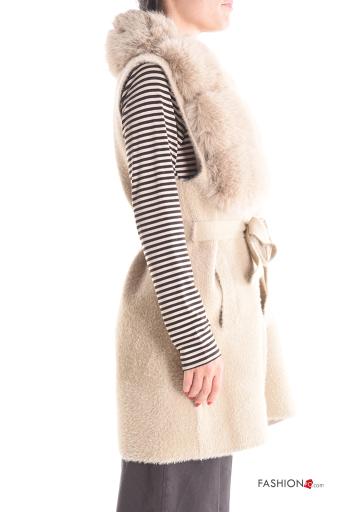 Gilet with belt with faux fur with pockets - ph 3