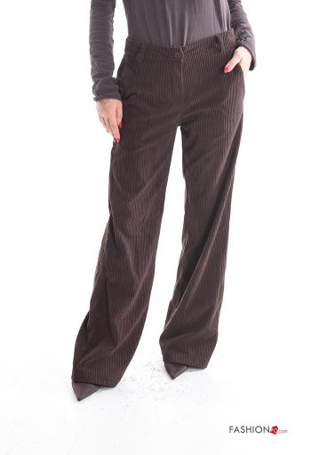 Pantalone lungo in velluto costine con tasche con bottoni con zip
