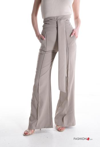 Pantalone a zampa vita alta con tasche con cintura in stoffa