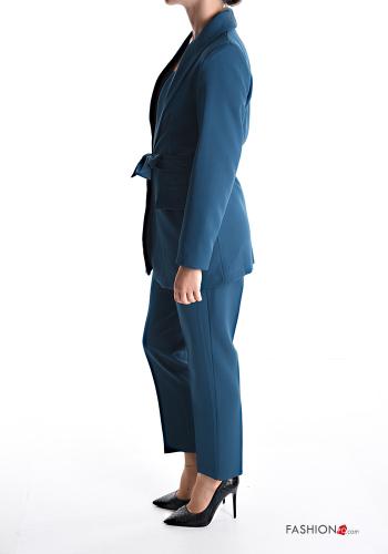 Suit with fabric belt - ph 3