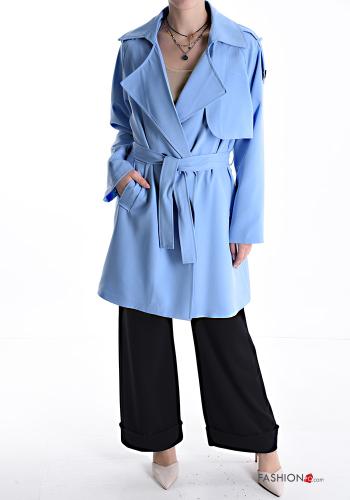 Coat with belt with pockets