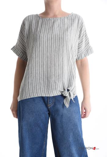 Blusa em Algodão manga curta gola redonda às riscas com nó