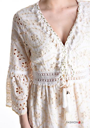 Besticktes Muster knielanger Kleid aus Baumwolle mit Volants englische stickerei mit V-Ausschnitt - ph 4