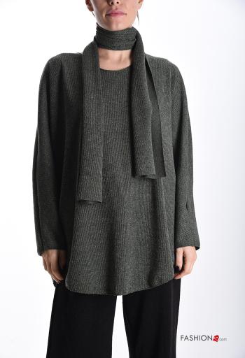 long sleeve crew neck Sweater with scarf