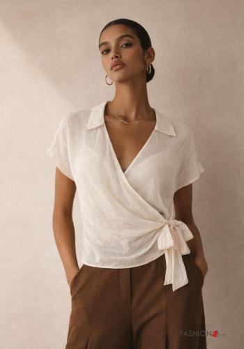 Camisa con cuello en v