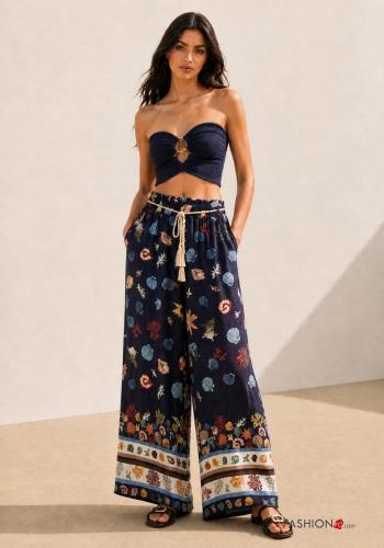 Trousers with belt with pockets