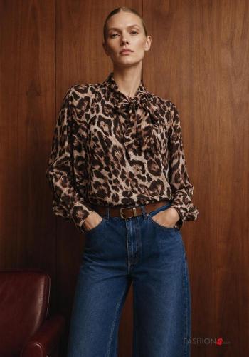 Shirt with bow