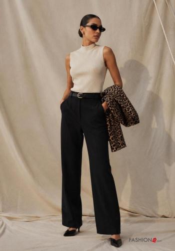 Pantalones con cinturón con bolsillos