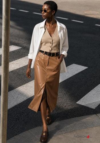 Skirt with belt with pockets