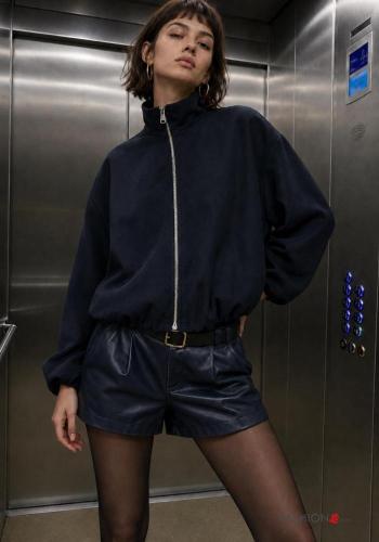Jacket with pockets with zip